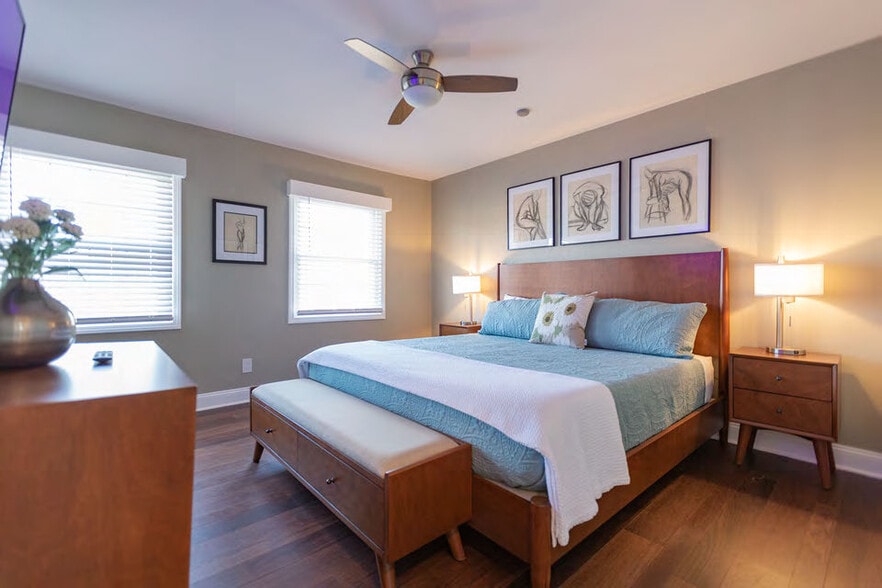 King Bedroom - 3000 Golden Rd