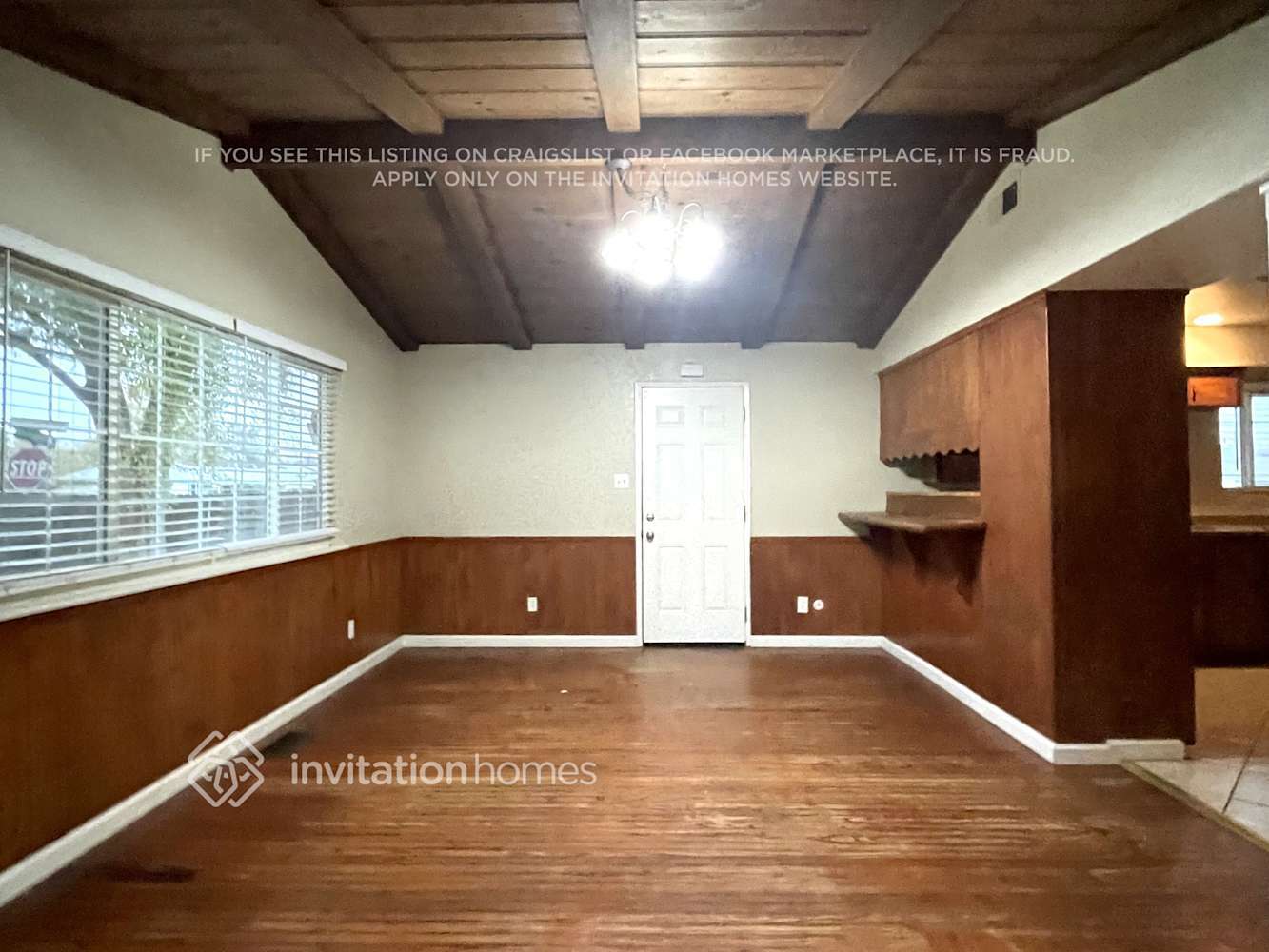 Building Photo - 640 W El Camino Ave