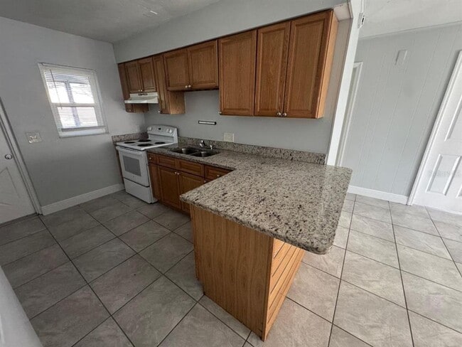 Building Photo - 1392 King St