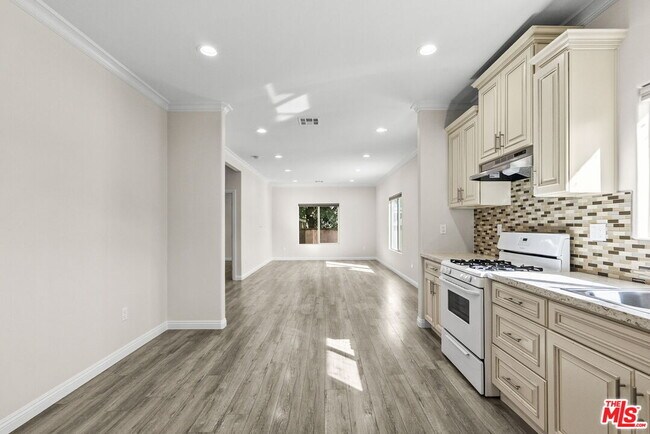 Building Photo - 6715 Cedros Ave