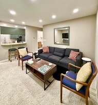 Building Photo - 2310 Forest Park Dr