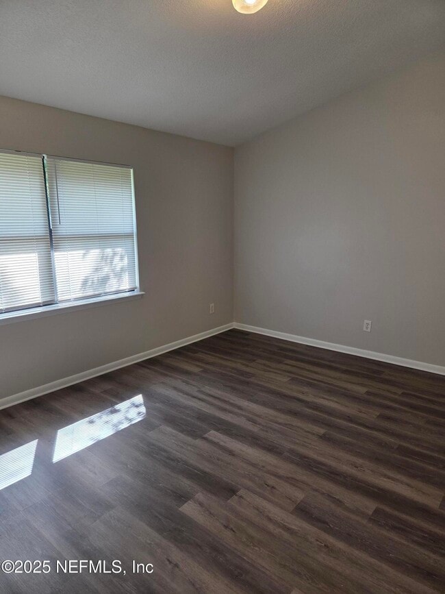 Building Photo - 1681 Dogwood Cir