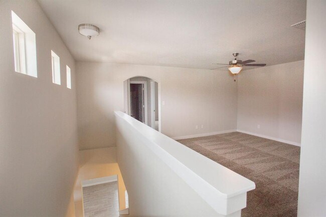 Building Photo - 113 Lakeview Ct