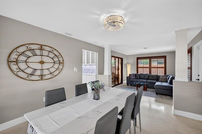 Building Photo - 2407 NE 17th Terrace