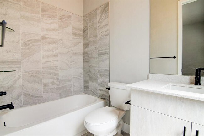 Building Photo - 861 SW 120th Dr