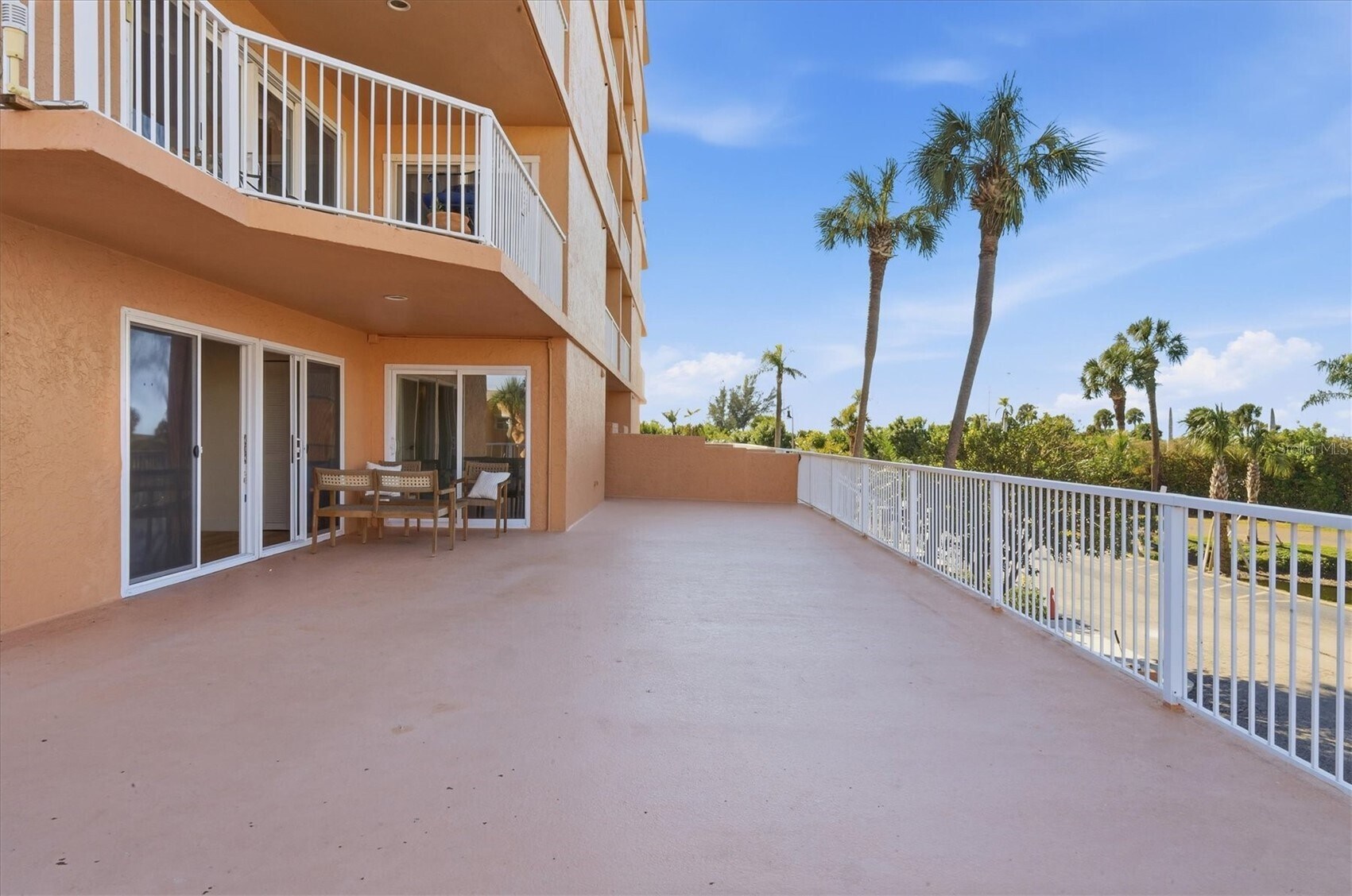 Building Photo - 7430 Sunshine Skyway Ln S