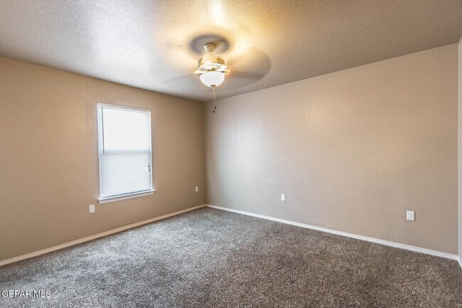 Building Photo - 10712 Blue Sage Cir