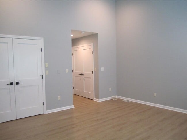 Building Photo - 163 Windward Ct S