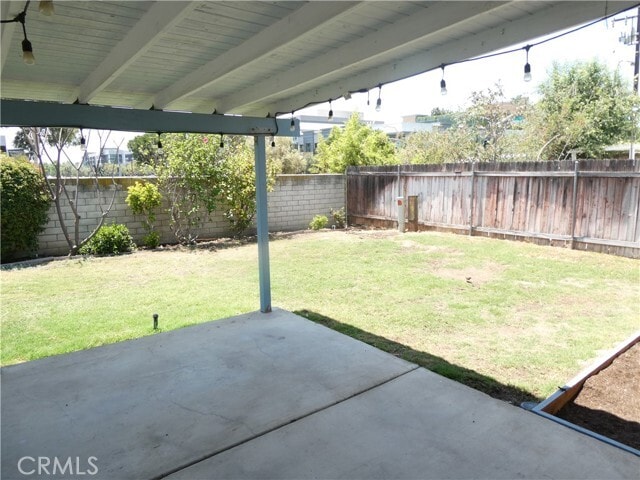 Building Photo - 916 Avocado St