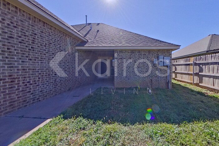 Building Photo - 3900 Durham Dr