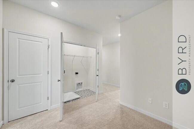 Building Photo - 231 Golden Haze Aly