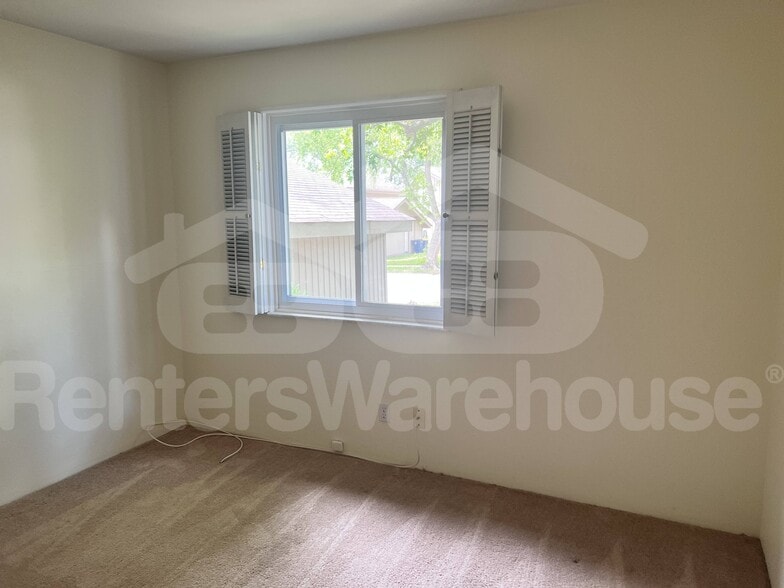 Building Photo - 1470 Pine Row Ct