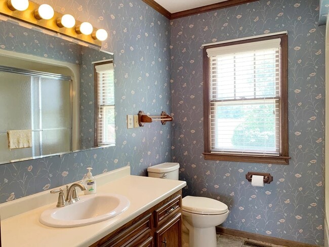 Building Photo - 600 Garrison Rd