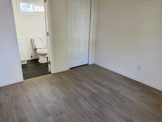 Building Photo - 220 S K St