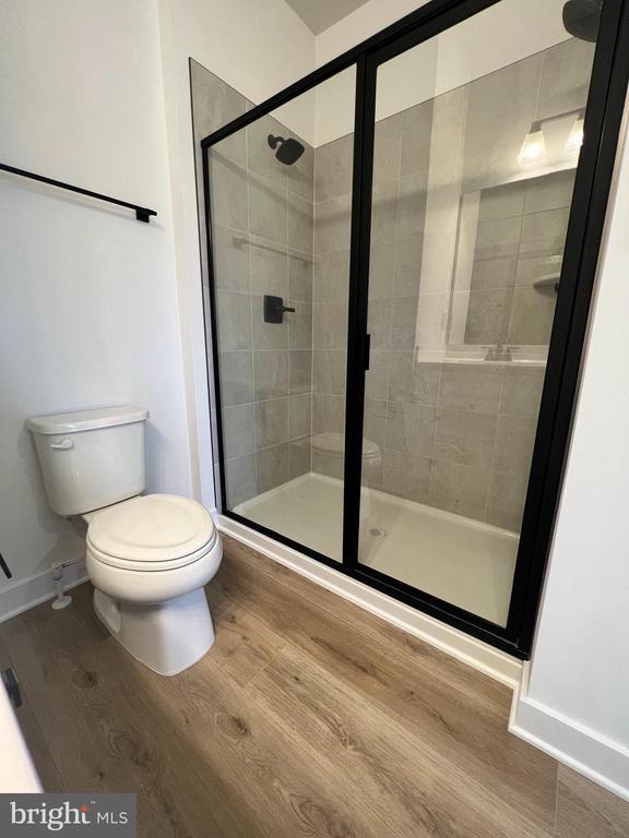 Building Photo - 5 Sidney Ln