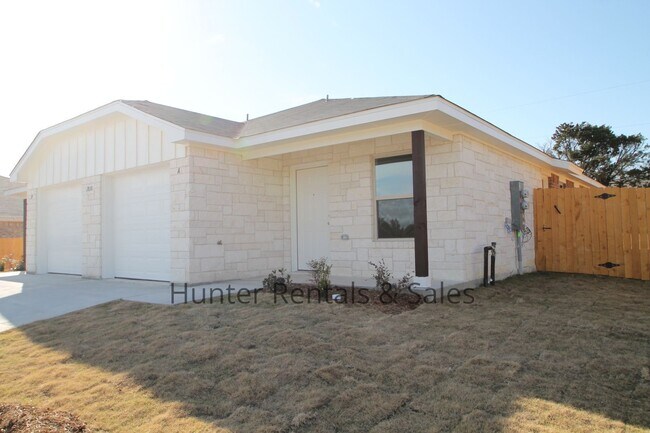 Building Photo - 1810 Ponca Trce