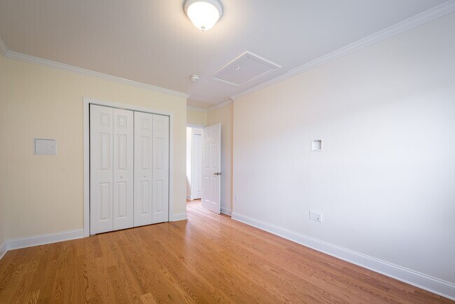 Building Photo - 46 Independence Dr