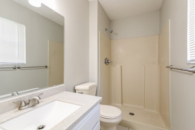 Building Photo - 2845 Collins Ave