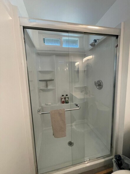 Building Photo - 3019 Brentwood Ave