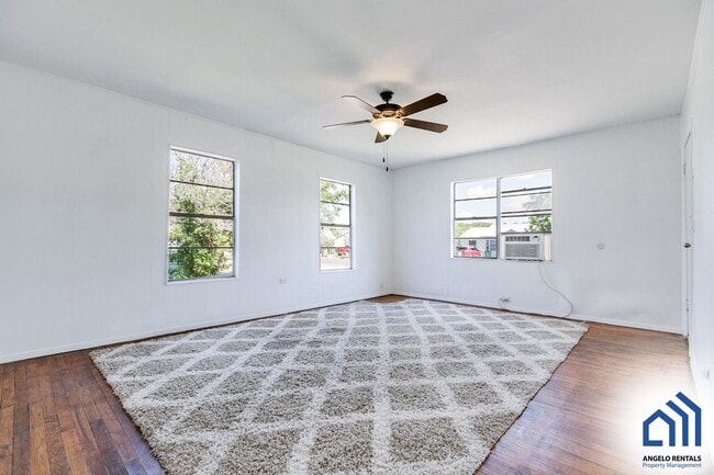 Building Photo - 107 Belaire Ave