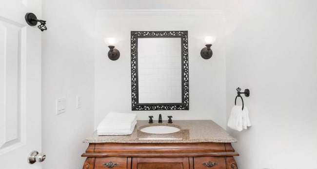 Building Photo - 2227 Canyon Blvd