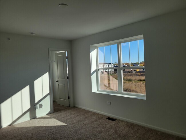 Building Photo - 1550 Times Dr