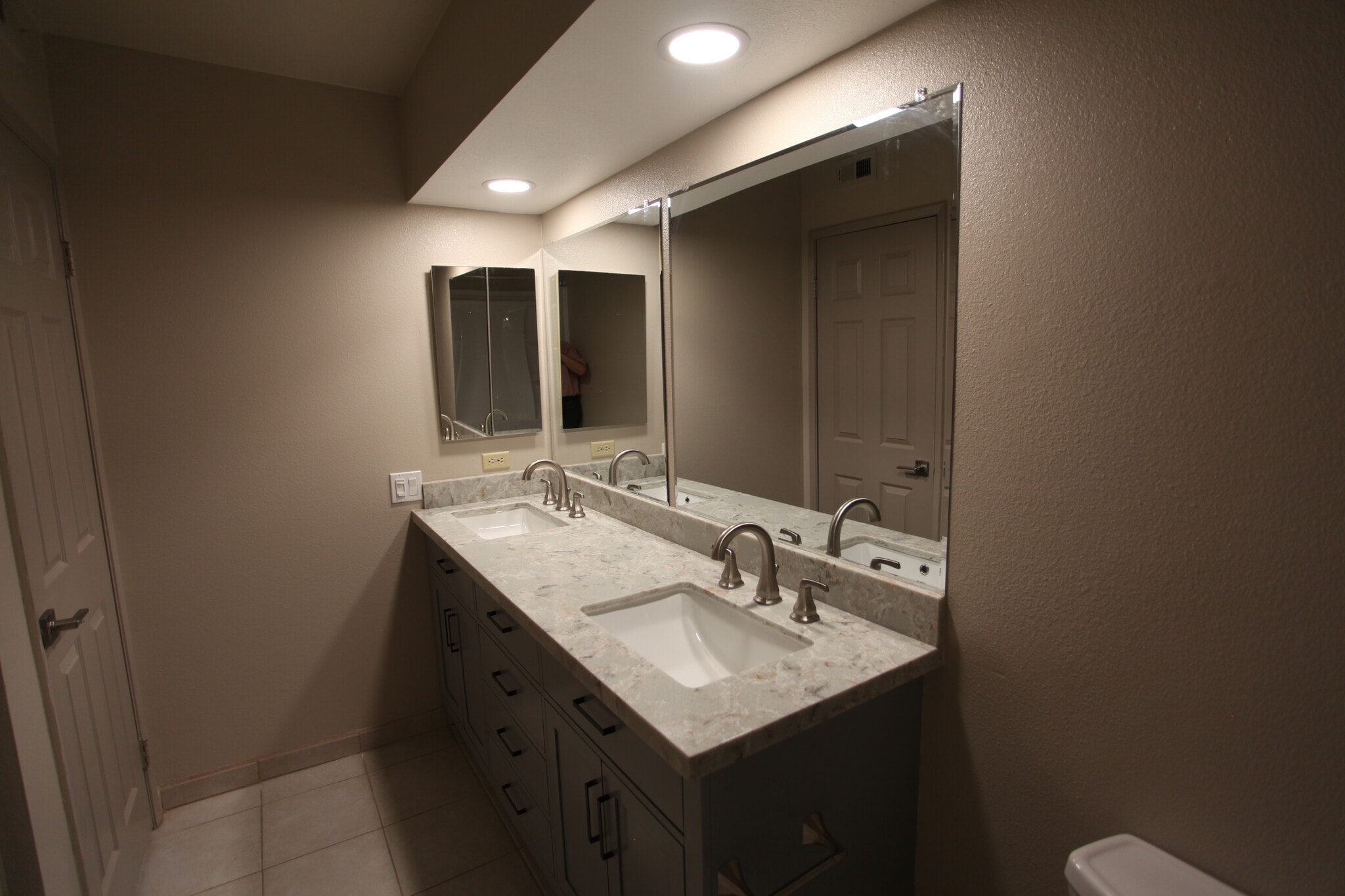 CONDO BATHRM. - 6878 Navajo Rd