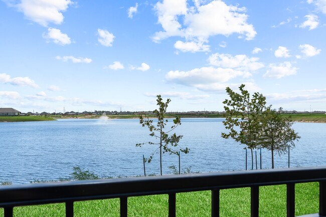 Building Photo - 6011 Bella Breeze Dr