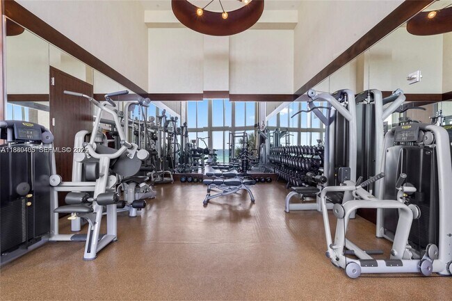 Building Photo - 16001 Collins Ave