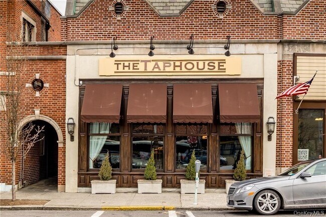 Building Photo - 107 Kensington Rd