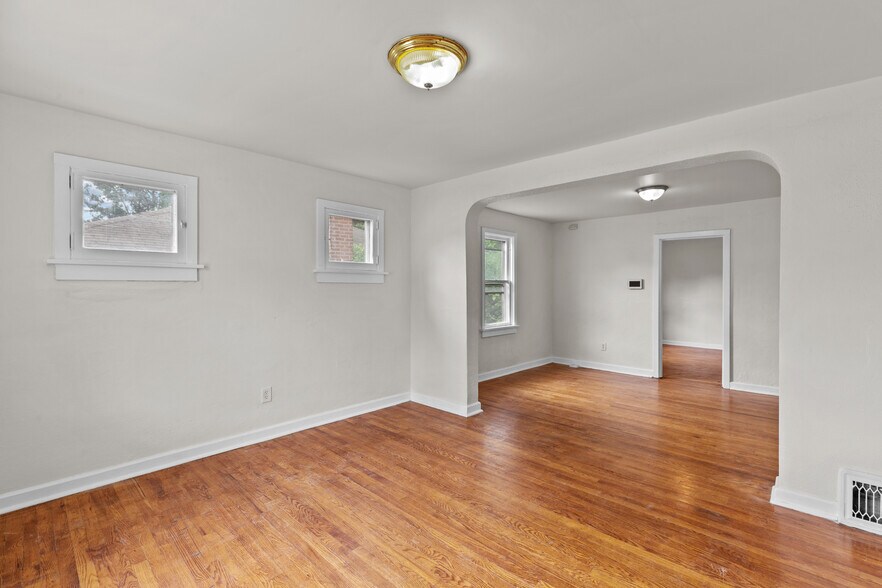 Building Photo - 7138 Garesche Ave
