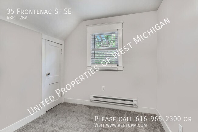 Building Photo - Available Now | 4 Bedroom, 2 Bathroom Sing...