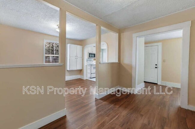 Building Photo - 1921 Reynolds St