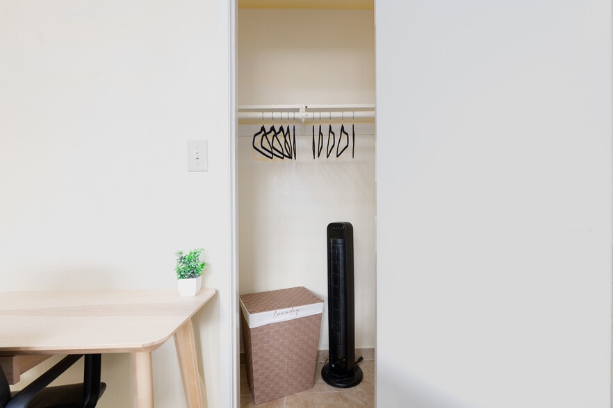 Building Photo - 12212 Buaro St