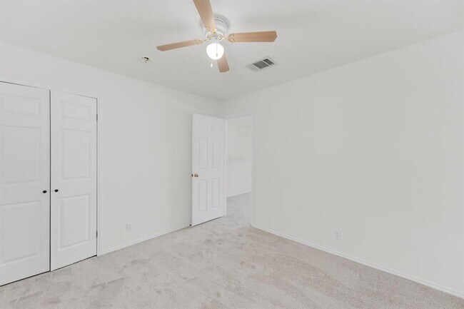 Building Photo - 104 Presidio Dr