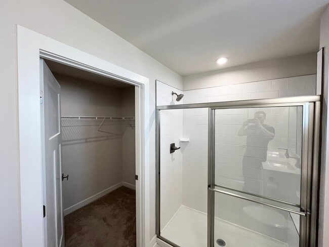 Building Photo - Charming 3BD, 2BA Fuquay Varina Home with Easy Access to Downtown Fuquay-Varina and Raleigh