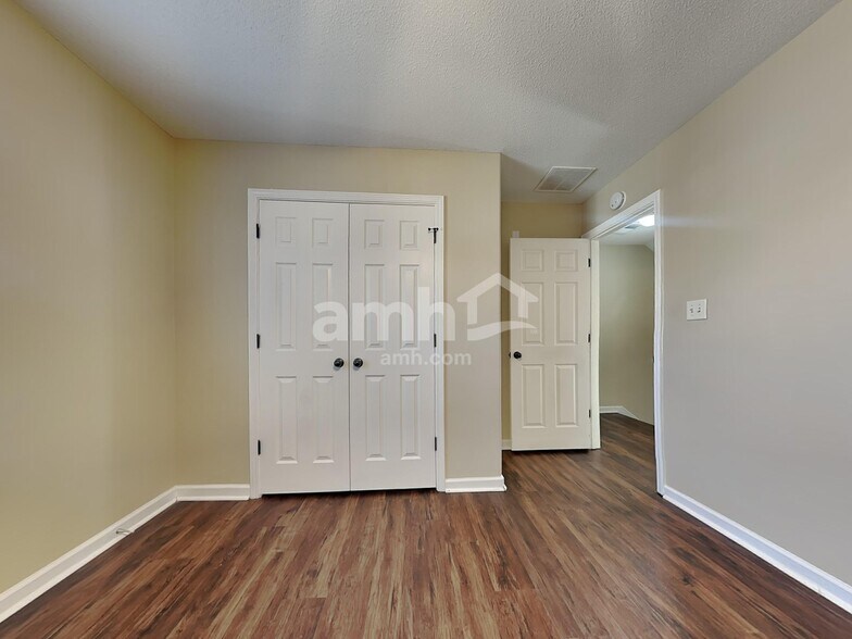 Building Photo - 7411 Appling Rain Dr