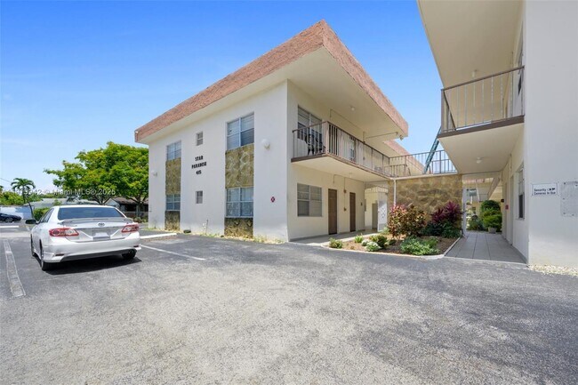 Building Photo - 415 NE 2nd St