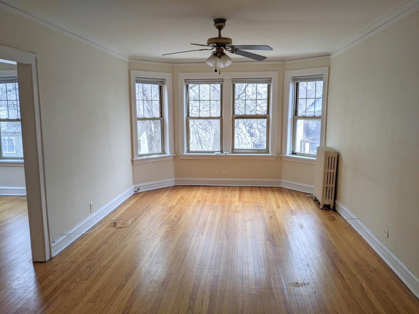 Building Photo - 914 Crain St