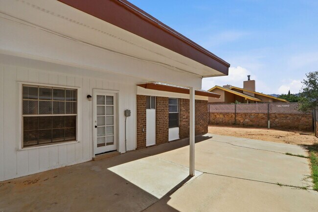 Building Photo - 10969 Duke Snider Cir
