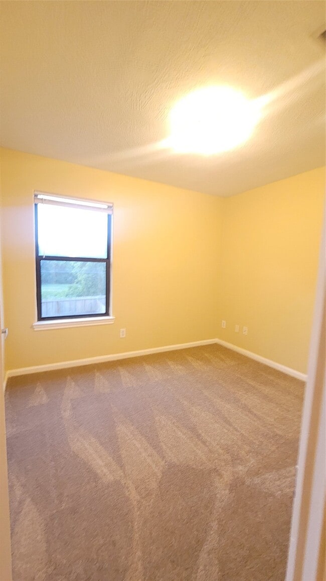 Building Photo - 10223 Azalea Village Dr