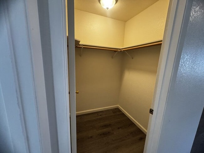 Building Photo - Charming 2 Bedroom, 1 Bath Home for Rent!