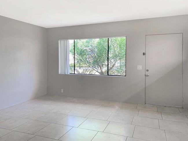 Building Photo - 37219 Melrose Dr