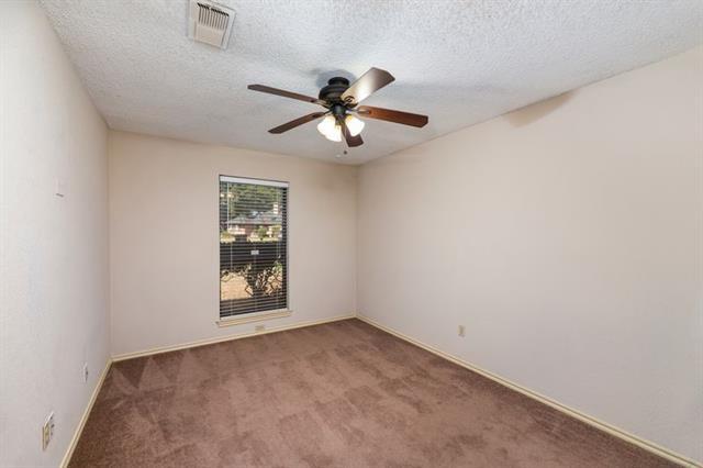 Building Photo - 922 Kingston Dr