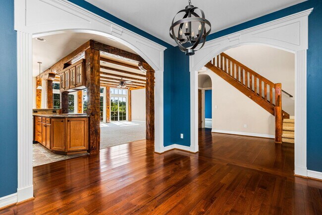 Building Photo - 950 Marshall Lakes Dr