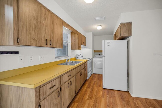 Building Photo - 2664 Sunny Breeze Ave