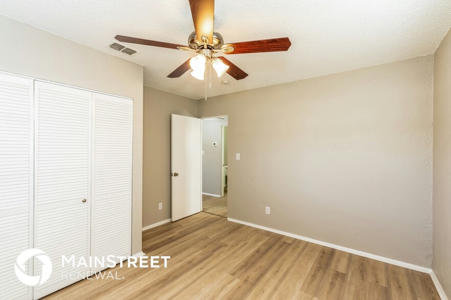 Building Photo - 4626 20th Ave N