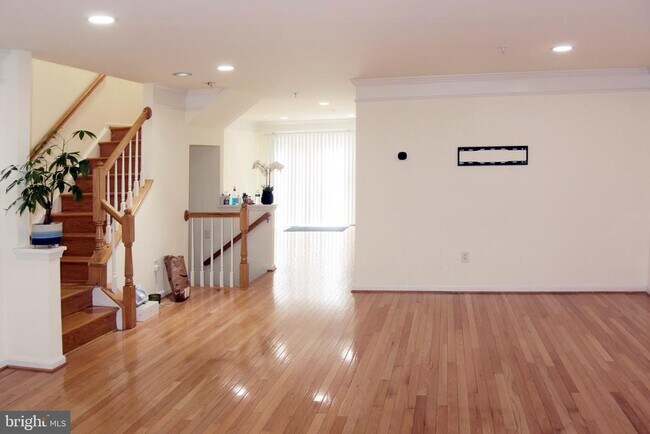 Building Photo - 1835 Staley Manor Dr