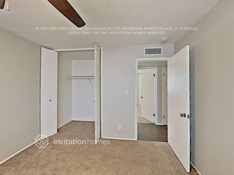 Building Photo - 8746 E Palm Ln