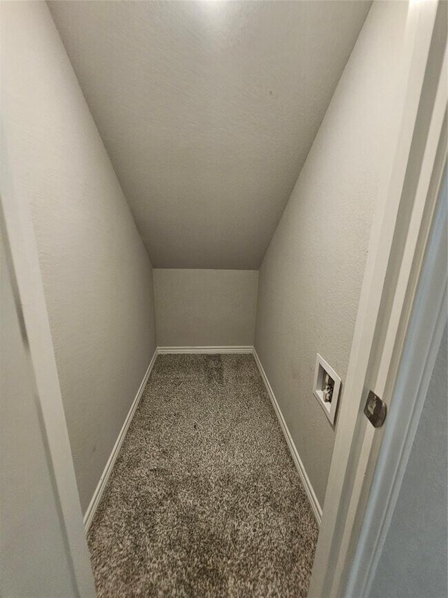 Building Photo - 1721 Artesian Spgs Xing